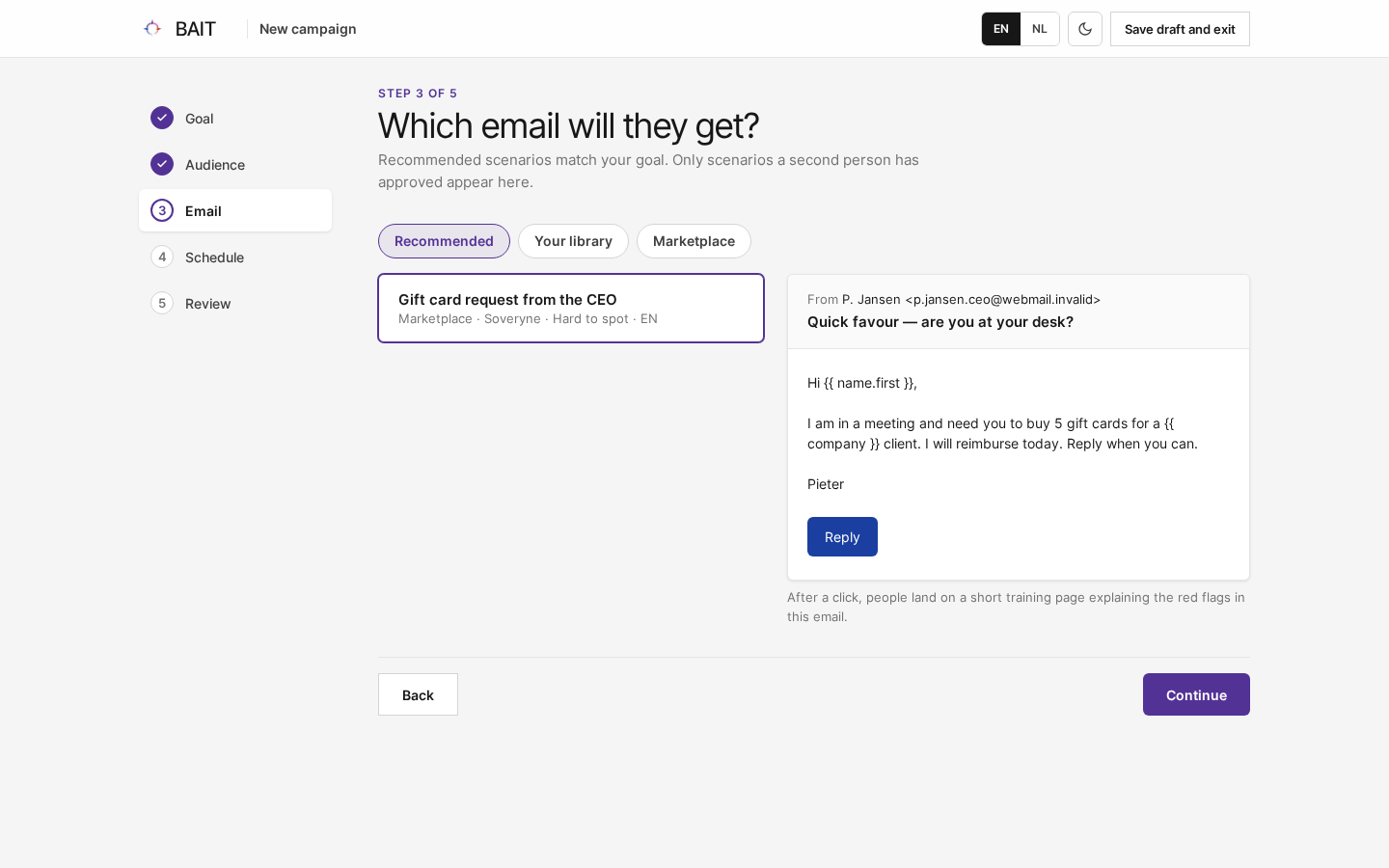 Stap 3 van de wizard met aanbevolen scenario's en een voorbeeld van de gekozen e-mail